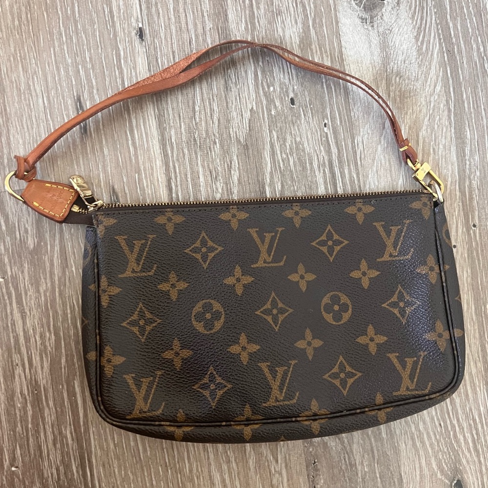Louis Vuitton Pochette
